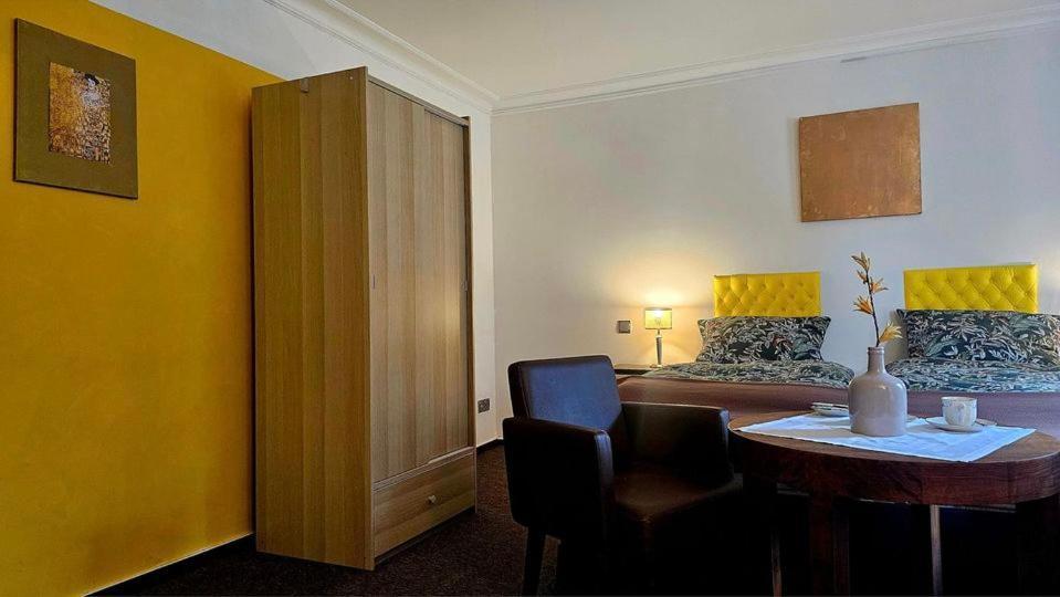 Malepartus Hotell Bad Schwalbach Exteriör bild